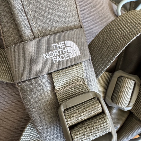 North Face Borealis Backpack - Picture 5 of 10